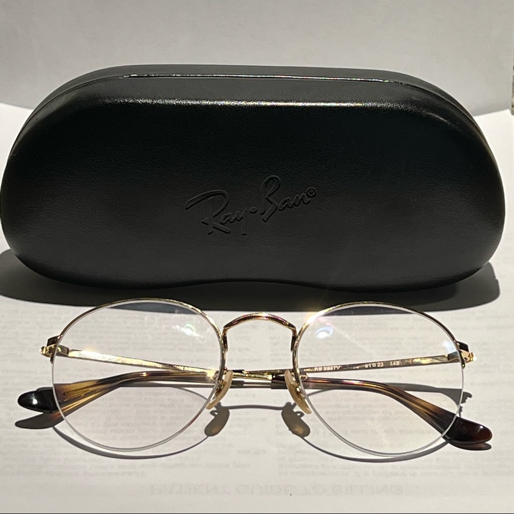 Ray an eyeglasses with case
